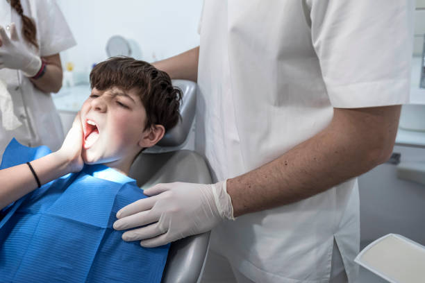 Best Emergency Tooth Extraction in Raynham Center, MA